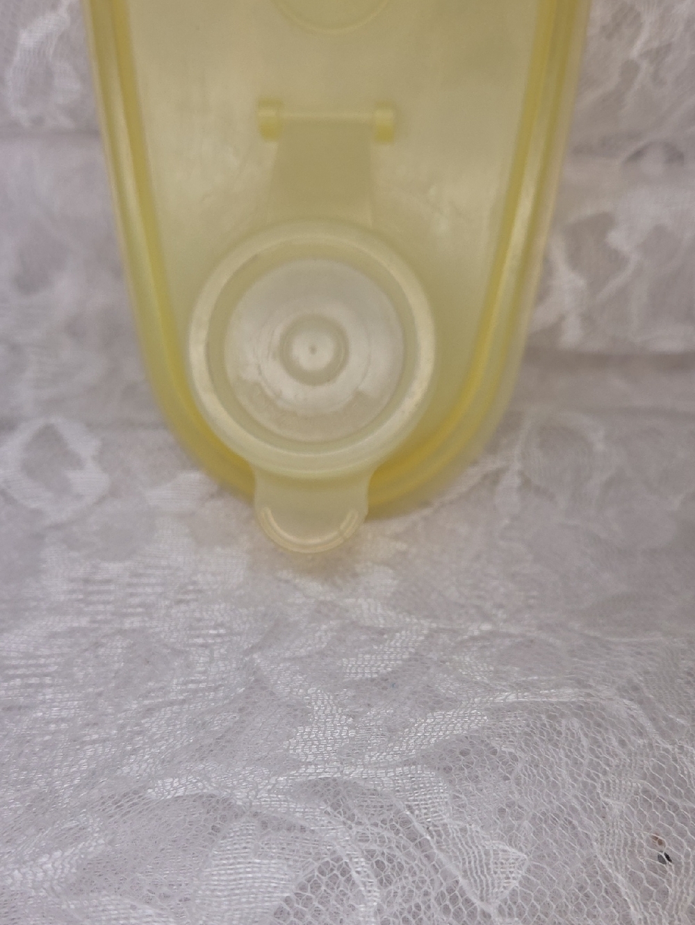 Tupperware: Pitcher With Handle - Picture 9 of 10